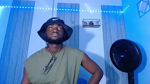 Snapshot of eebony_stallion chatting on 02-13-26, 11:38 eebony stallion online show from 02-13-26, 11:38