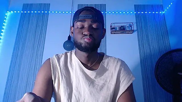 Snapshot of eebony_stallion chatting on 02-21-26, 12:23 eebony stallion online show from 02-21-26, 12:23