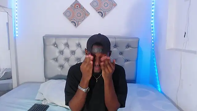 eebony stallion online show from 11-26-25, 07:36