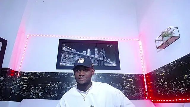 Snapshot of eebony_stallion chatting on 09-20-25, 03:11 eebony stallion online show from 09-20-25, 03:11