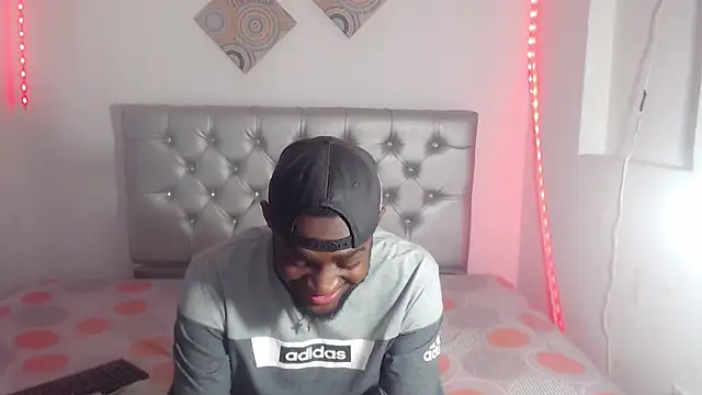 eebony stallion online show from 12-21-25, 03:08