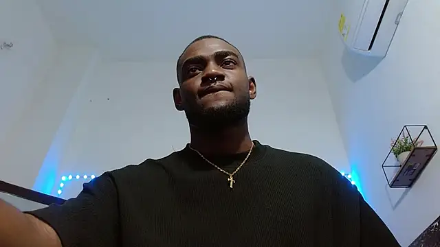 Snapshot of eebony_stallion chatting on 10-10-25, 03:18 eebony stallion online show from 10-10-25, 03:18