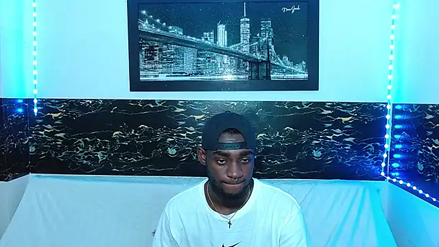 Snapshot of eebony_stallion chatting on 09-28-25, 03:35 eebony stallion online show from 09-28-25, 03:35