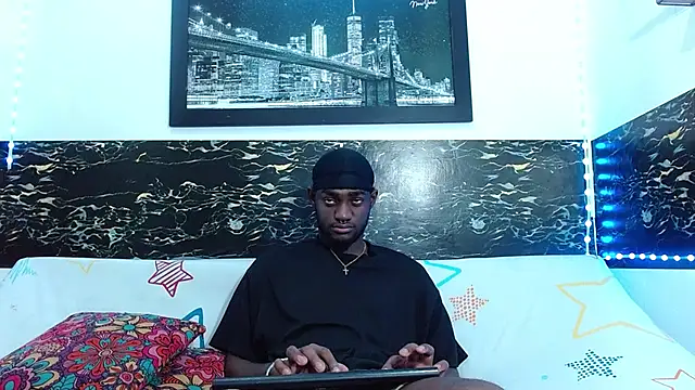 Snapshot of eebony_stallion chatting on 10-01-25, 03:11 eebony stallion online show from 10-01-25, 03:11