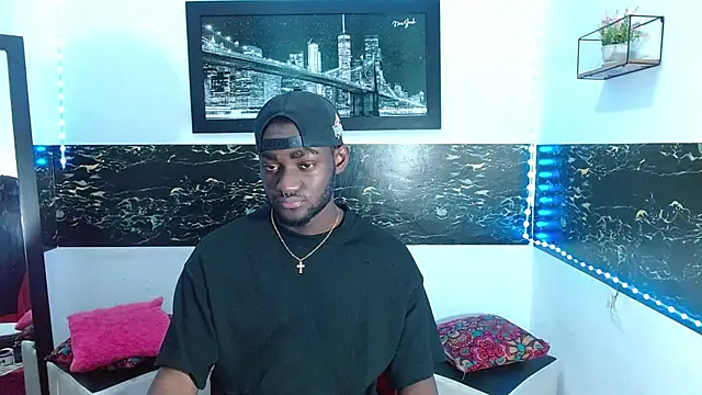 Snapshot of eebony_stallion chatting on 10-03-25, 02:59 eebony stallion online show from 10-03-25, 02:59