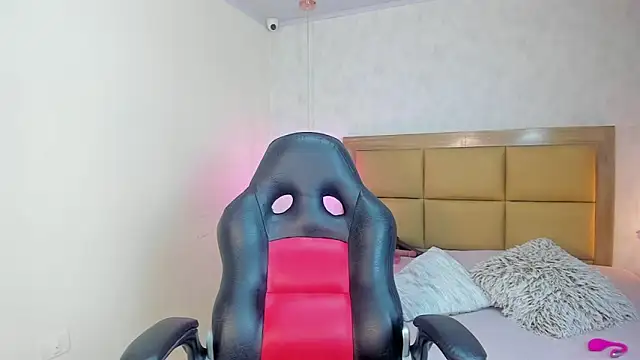 Snapshot of MELISSAROUGE chatting on 02-26-26, 07:47 MELISSAROUGE online show from 02-26-26, 07:47