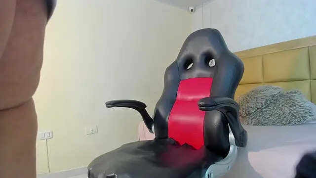MELISSAROUGE online show from 07-18-26, 07:44