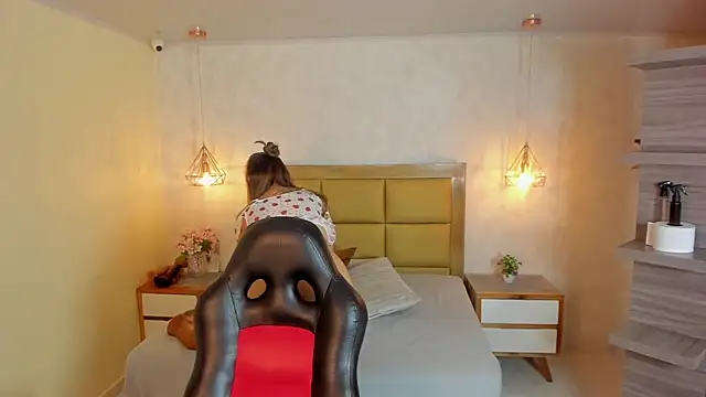 MELISSAROUGE online show from 06-14-26, 07:48