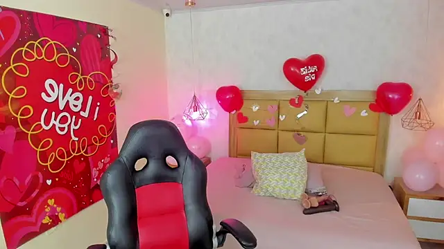 Snapshot of MELISSAROUGE chatting on 02-14-26, 08:09 MELISSAROUGE online show from 02-14-26, 08:09