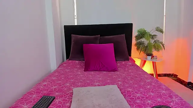 LunaVelvet777 online show from 11-25-25, 03:34