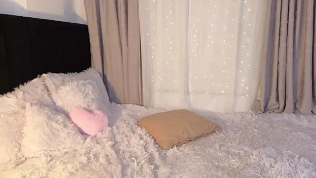 LunaVelvet777 online show from 03-19-26, 03:45