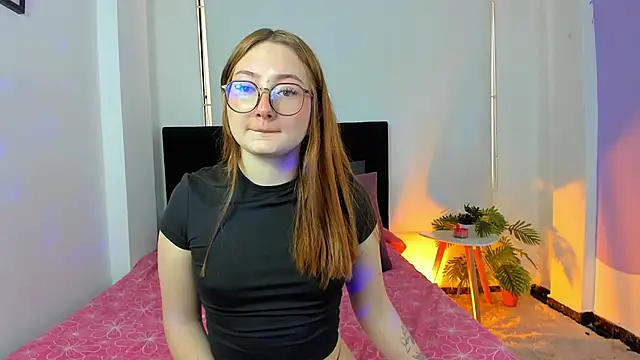 LunaVelvet777 online show from 09-18-25, 03:26