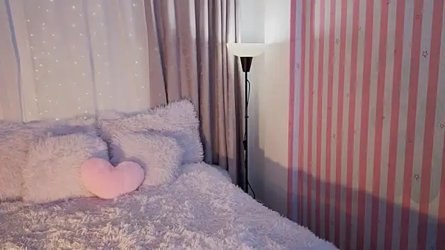 LunaVelvet777 online show from 04-04-26, 08:48