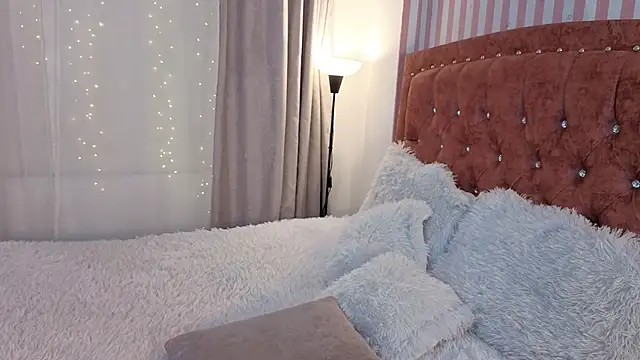 LunaVelvet777 online show from 04-15-26, 05:06