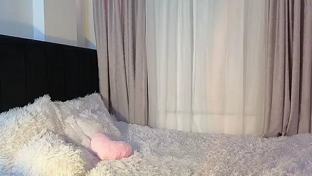 LunaVelvet777 online show from 03-14-26, 05:52