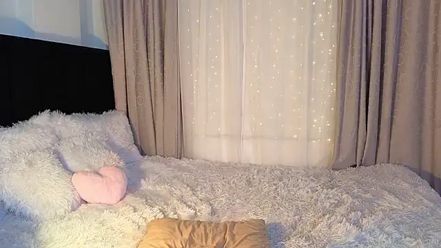 LunaVelvet777 online show from 03-11-26, 01:38