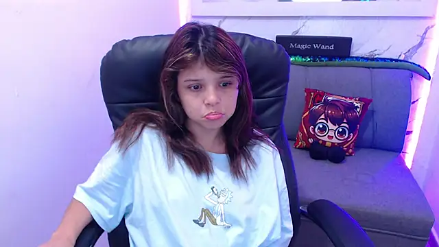 Snapshot of minnie_cake chatting on 09-19-25, 08:24 minnie cake online show from 09-19-25, 08:24