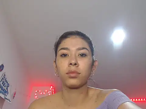 Snapshot of nahomibeckers chatting on 10-21-25, 05:56 nahomibeckers online show from 10-21-25, 05:56