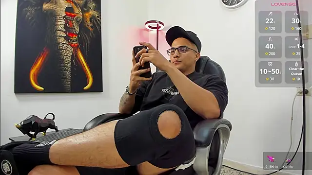 Dash Bukoski online show from 10-31-25, 04:09