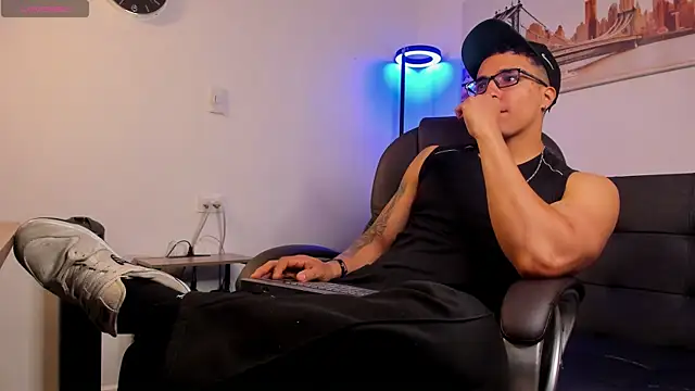 Dash Bukoski online show from 12-19-25, 12:07