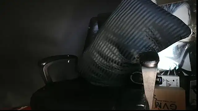 Snapshot of zaddytrey chatting on 05-17-26, 04:07 zaddytrey online show from 05-17-26, 04:07