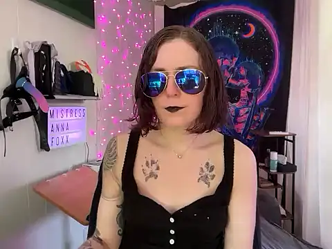 Snapshot of mistressannafoxx chatting on 09-23-25, 05:09 mistressannafoxx online show from 09-23-25, 05:09
