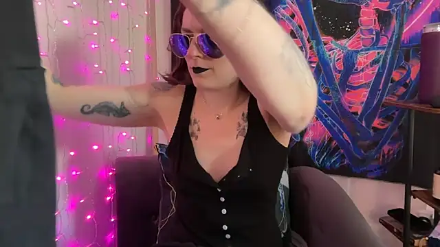 Snapshot of mistressannafoxx chatting on 10-07-25, 09:16 mistressannafoxx online show from 10-07-25, 09:16