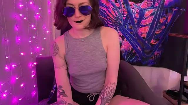 Snapshot of mistressannafoxx chatting on 10-05-25, 01:18 mistressannafoxx online show from 10-05-25, 01:18