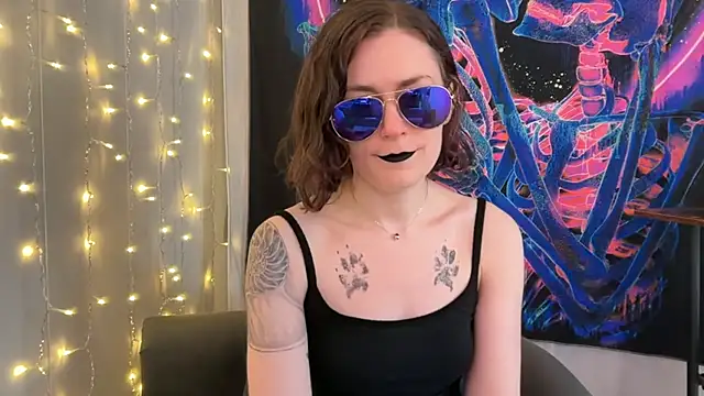 Snapshot of mistressannafoxx chatting on 10-09-25, 08:53 mistressannafoxx online show from 10-09-25, 08:53