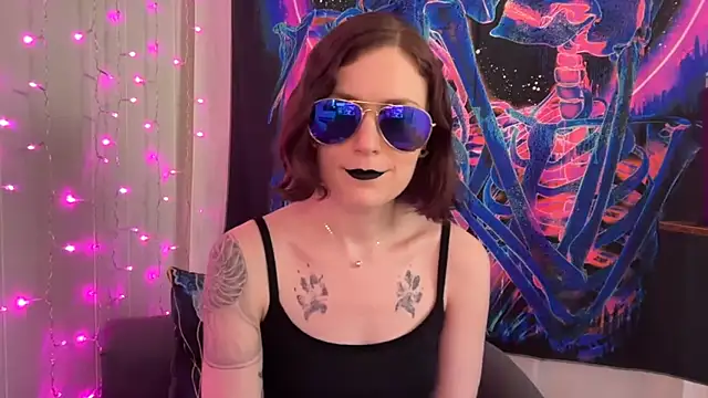 Snapshot of mistressannafoxx chatting on 09-17-25, 09:17 mistressannafoxx online show from 09-17-25, 09:17