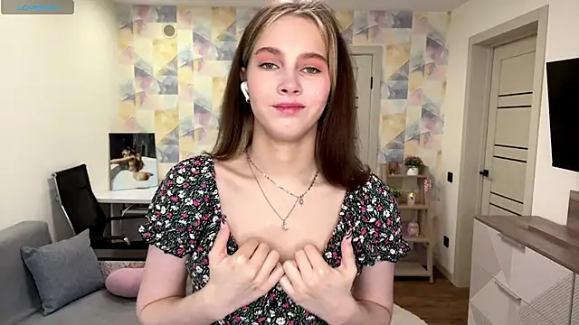 NylaNadler online show from 02-13-26, 06:13