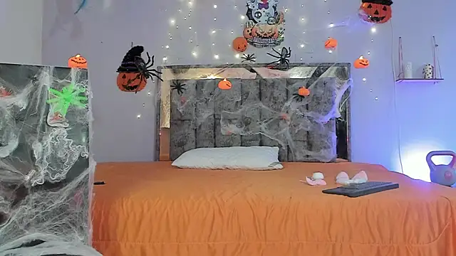 Snapshot of Im_letty chatting on 10-31-25, 08:05 Im letty online show from 10-31-25, 08:05