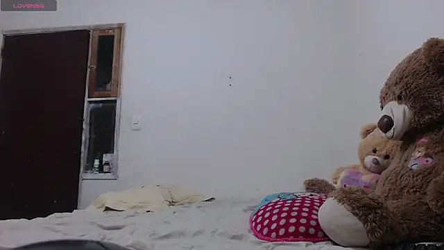 toxic sweet  online show from 03-06-26, 07:03