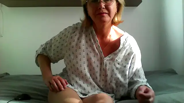 IrynaMolbertx online show from 09-27-25, 01:39
