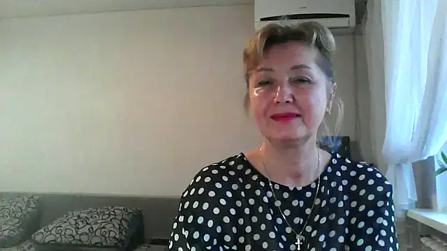 IrynaMolbertx online show from 10-15-25, 08:11