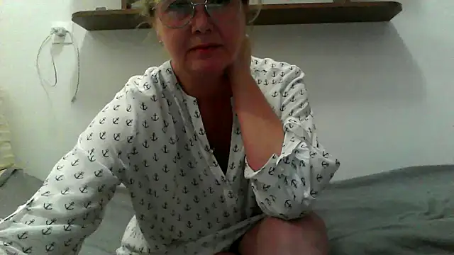 IrynaMolbertx online show from 09-30-25, 08:04