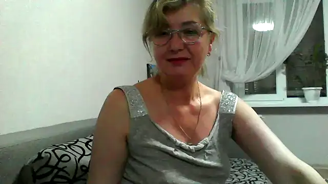 IrynaMolbertx online show from 10-08-25, 07:36