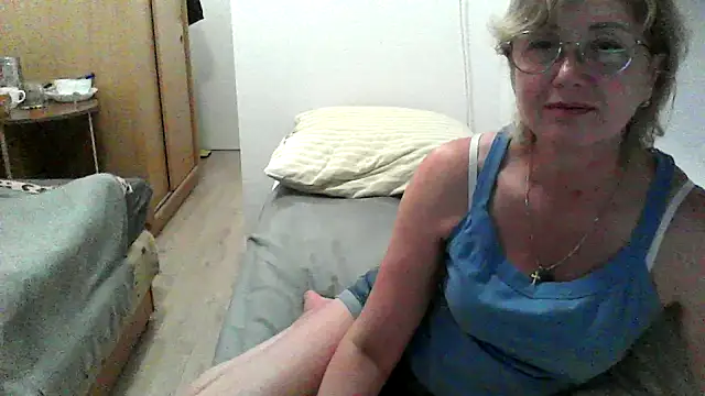 IrynaMolbertx online show from 09-10-25, 06:18