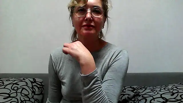 IrynaMolbertx online show from 10-11-25, 08:10