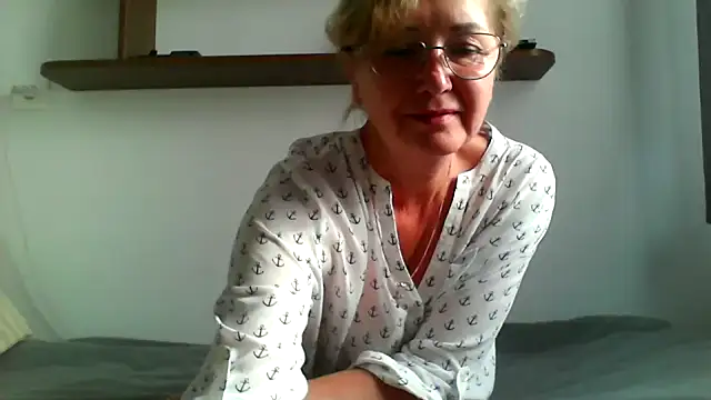 IrynaMolbertx online show from 09-28-25, 01:18
