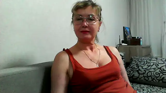 IrynaMolbertx online show from 10-10-25, 04:52
