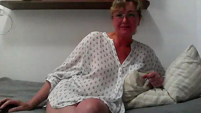 IrynaMolbertx online show from 09-25-25, 07:31