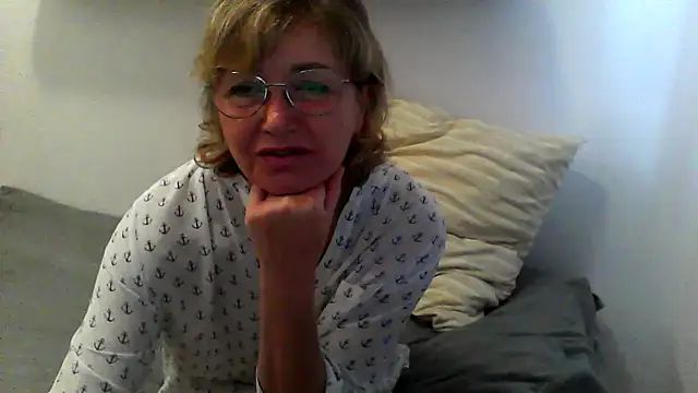 IrynaMolbertx online show from 09-19-25, 07:56