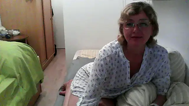IrynaMolbertx online show from 09-19-25, 08:02