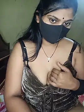 Snapshot of reena502 chatting on 05-13-26, 12:06 reena502 online show from 05-13-26, 12:06