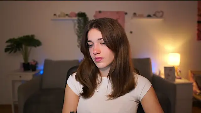 kissie cat online show from 12-19-25, 03:14