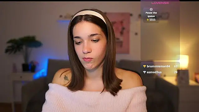 kissie cat online show from 10-08-25, 06:41