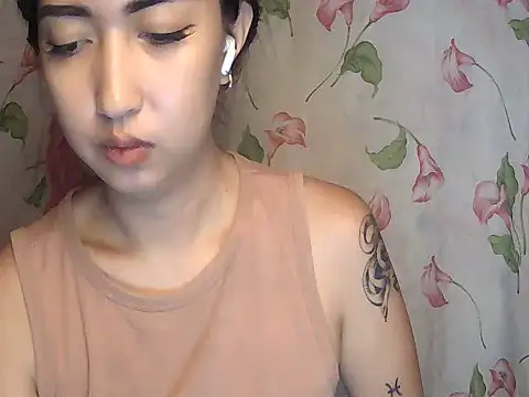 Snapshot of Soft_Angel8 chatting on 07-06-26, 03:03 Soft Angel8 online show from 07-06-26, 03:03