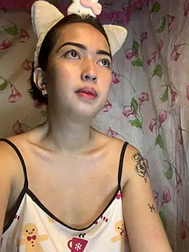 Snapshot of Soft_Angel8 chatting on 06-22-26, 05:04 Soft Angel8 online show from 06-22-26, 05:04