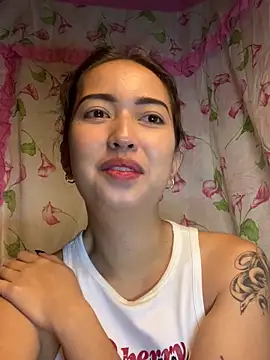 Snapshot of Soft_Angel8 chatting on 06-08-26, 04:46 Soft Angel8 online show from 06-08-26, 04:46